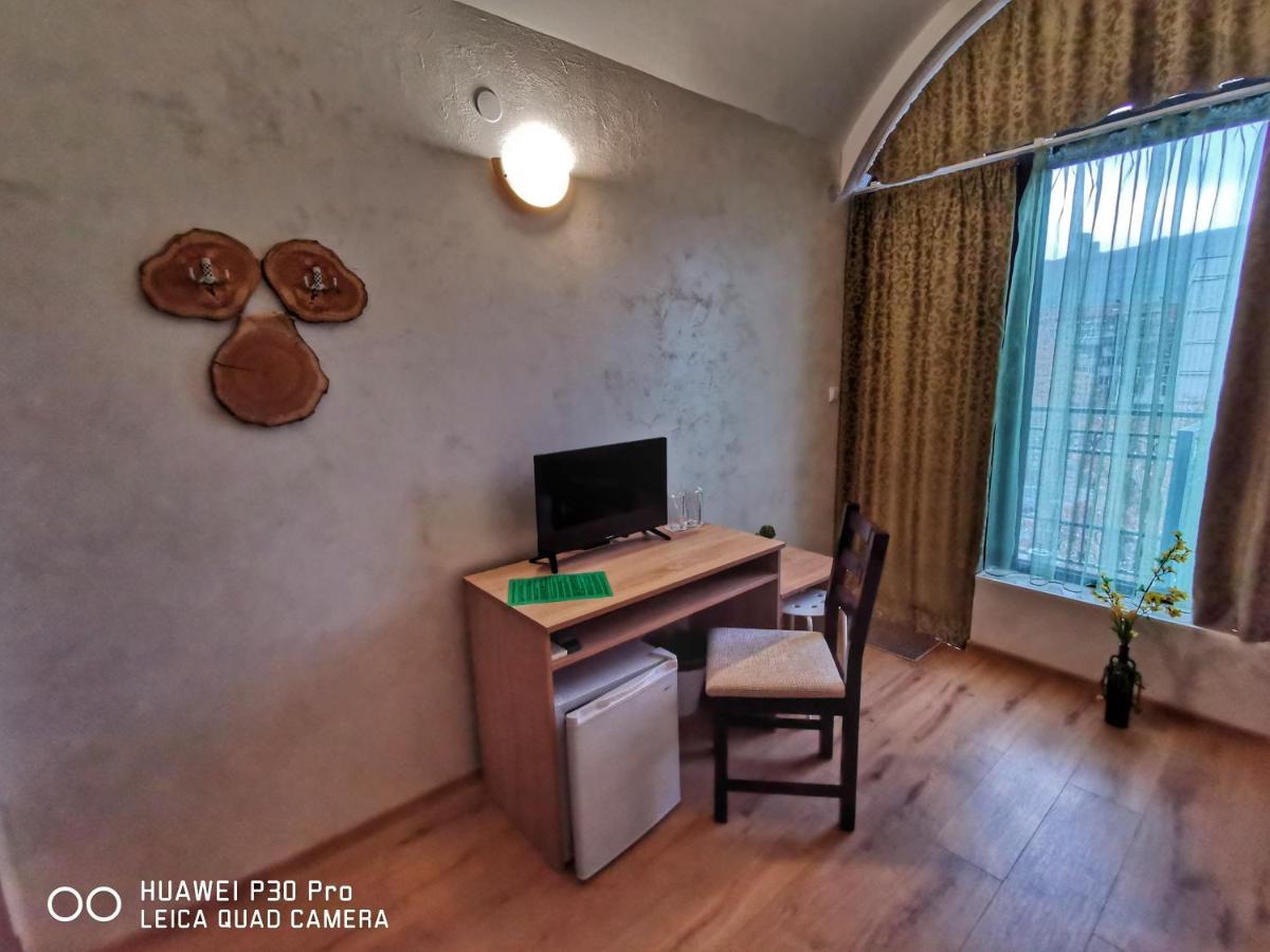 Hotel Swiss Shumen Exterior photo
