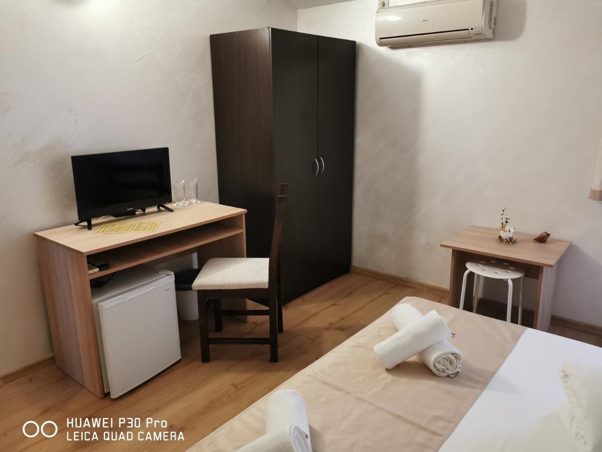 Hotel Swiss Shumen Exterior photo