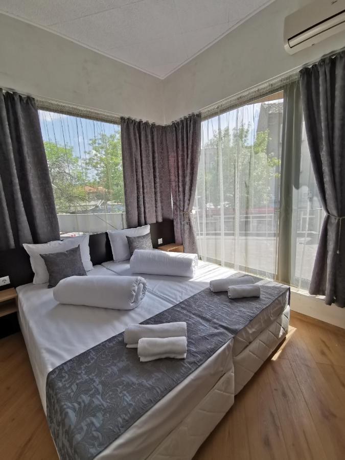 Hotel Swiss Shumen Exterior photo