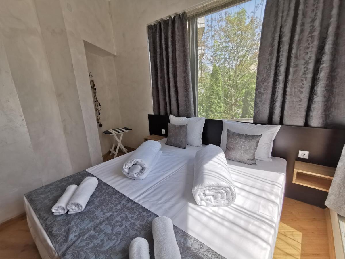 Hotel Swiss Shumen Exterior photo